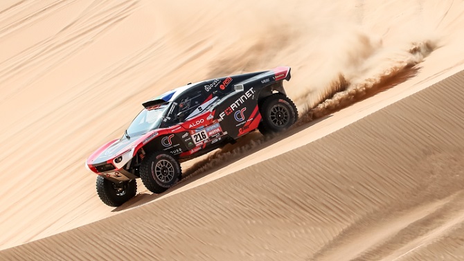El Dakar presenta su edición más larga y apuesta por Arabia Saudí pese a la crisis asiática