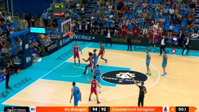 Un triple de Spissu para la historia salva al Casademont Zaragoza en los últimos 24 segundos