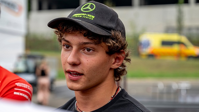 Antonelli afianza su liderato con la victoria en Canadá; Sainz 9° y abandono de Alonso