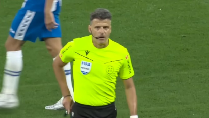 LaLiga denuncia insultos a Gil Manzano y cánticos contra España y la selección