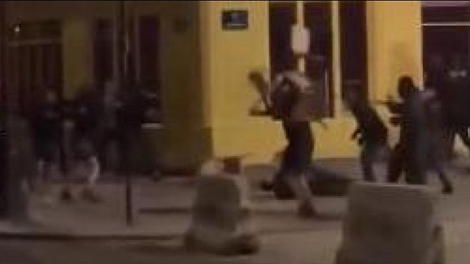 Disturbios de aficionados del OGC Nice en París dejan seis heridos y 65 detenidos
