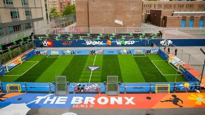 EA Sports FC y LaLiga inauguran una cancha comunitaria en Nueva York