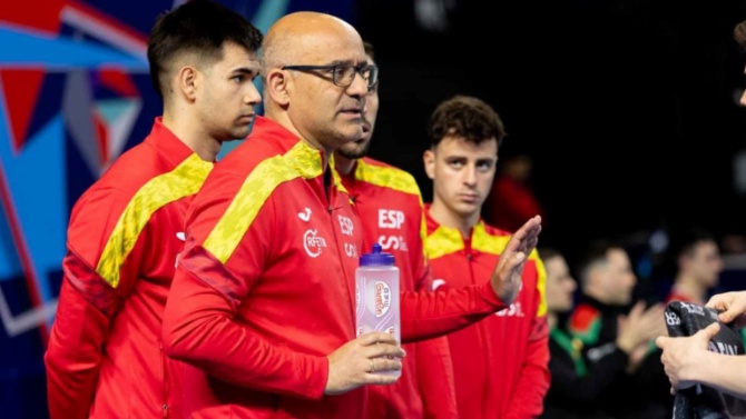 Alfredo Carneros releva a Víctor Sánchez al frente de la selección española de tenis de mesa