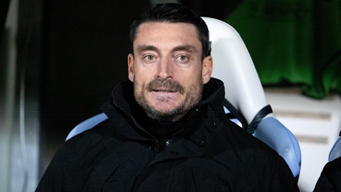 El Eintracht Fráncfort anuncia la marcha de Riera como entrenador tras no acceder a Europa