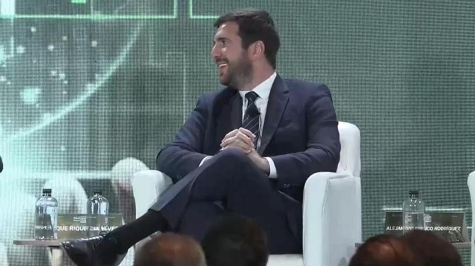 Enrique Riquelme propone a Florentino Pérez un debate para comparar proyectos