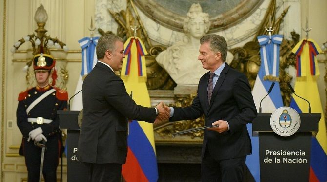 F: Iv&aacute;n Duque