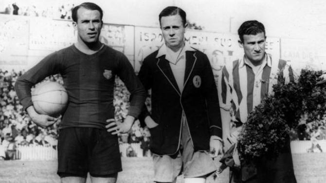 Pedro Escart&iacute;n, en el centro  // RFEF