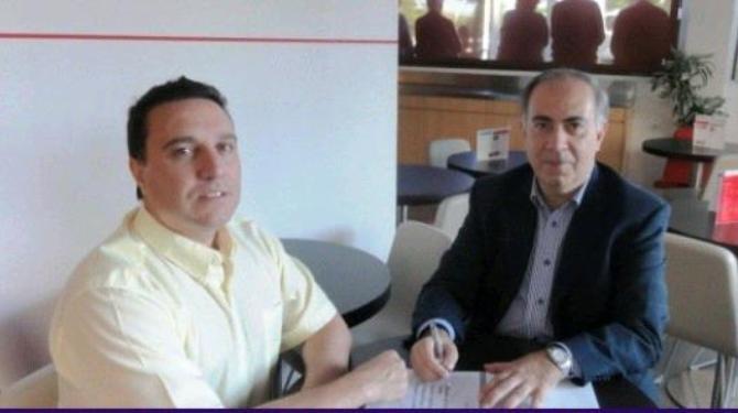 Javier R. Ten, a la izquierda, con Javier Latorre Javier R. Ten, a la izquierda, con Javier Latorre