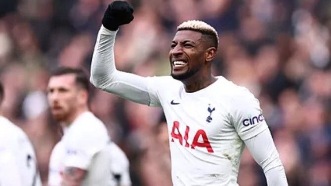 F: Twitter - Emerson Royal