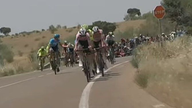 F: Twitter F: Twitter