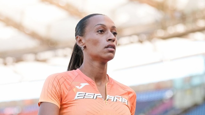 Instagram @apeleteirob