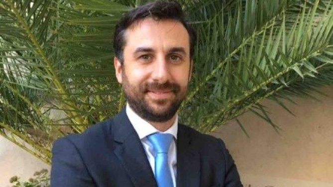 Foto linkedin.com/in/javier-burgos Foto linkedin.com/in/javier-burgos