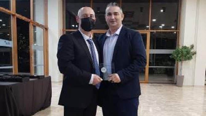 Cobos, a la derecha / https://moncadaaldia.com Cobos, a la derecha / https://moncadaaldia.com