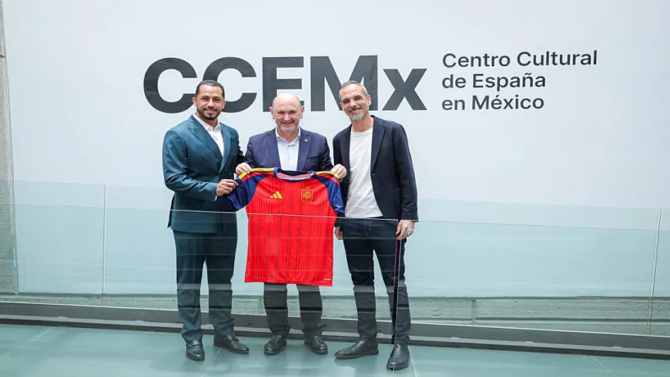 La RFEF inaugura en México una exposición sobre los éxitos del fútbol español