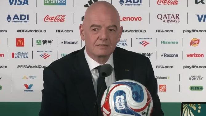 Infantino: Las pausas de hidratación no son 