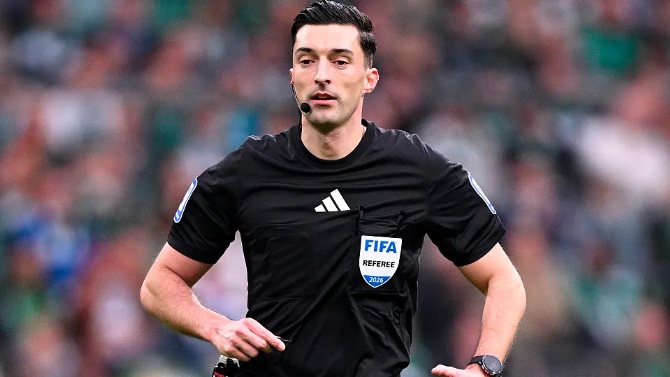 El árbitro alemán Florian Badstübner dirigirá el partido amistoso España - Irak