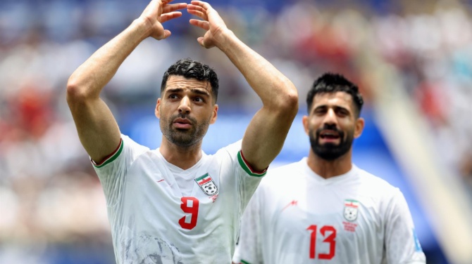 Irán, eliminada, critica el trato 