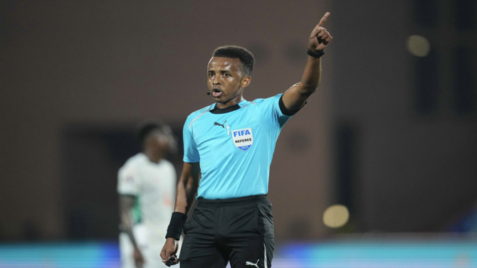 El árbitro Omar Artan cobrará su sueldo íntegro del Mundial a pesar de la prohibición de entrada