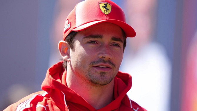 El piloto monegasco Charles Leclerc firma un nuevo contrato multianual con Ferrari