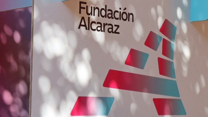 Murcia y la Fundación Carlos Alcaraz impulsarán la educación mediante el deporte