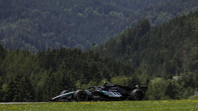 Antonelli marca territorio en Austria y Mercedes lidera el viernes con dudas en Red Bull