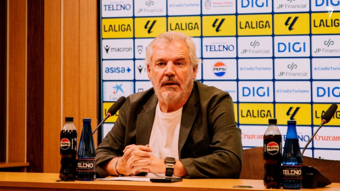 El Cádiz carga en un comunicado contra Quique Pina y defiende la gestión del consejo