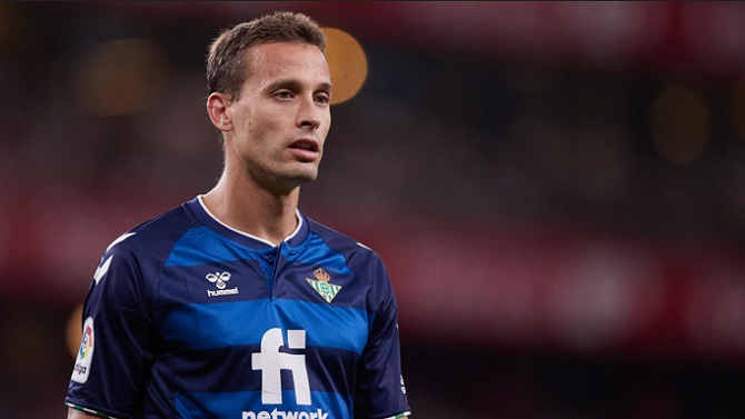 El centrocampista Sergio Canales regresa al Racing de Santander 16 años después