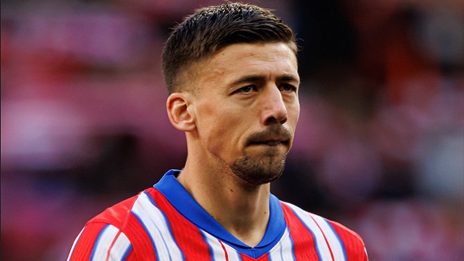 El francés Clement Lenglet llega a Portugal para completar su fichaje por al Benfica