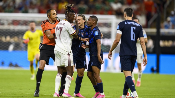 Nico Williams, tras la lesión ante Uruguay en el Mundial: 