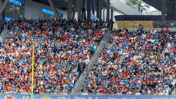 La FIFA prohíbe que los aficionados lleven botellas de agua a los estadios del Mundial