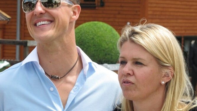 Schumacher con su esposa / F. Shutterstock