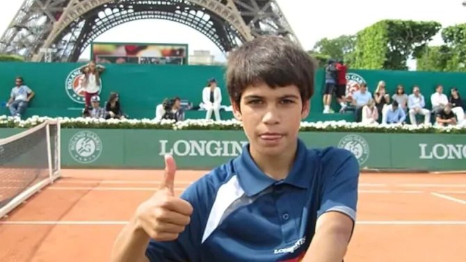 F. &Aacute;LBUM FAMILIAR / EL MUNDO