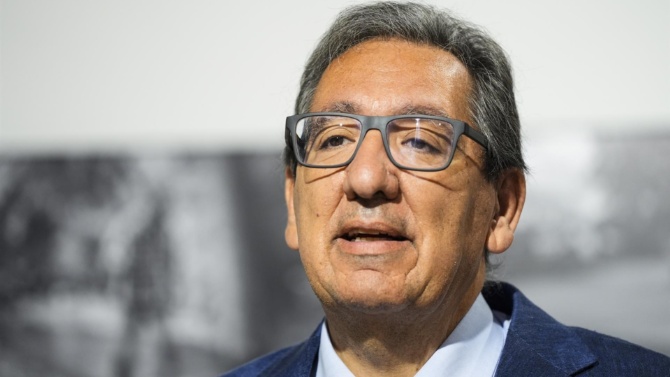 El presidente de la Fundaci&oacute;n Cajasol, Antonio Pulido, durante la inauguraci&oacute;n de la exposici&oacute;n 'World Press Photo 2025' en la Fundaci&oacute;n Cajasol. - Joaquin Corchero - Europa Press - Archivo