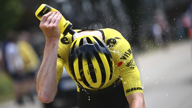 La UCI flexibiliza el avituallamiento del Tour por las altas temperaturas previstas