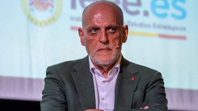 Tebas ve 