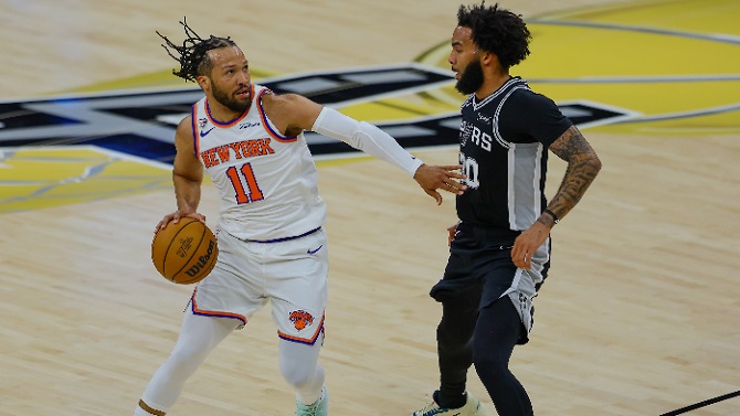 Subastada por 1 millón la camiseta de Brunson en su debut de las Finales de la NBA