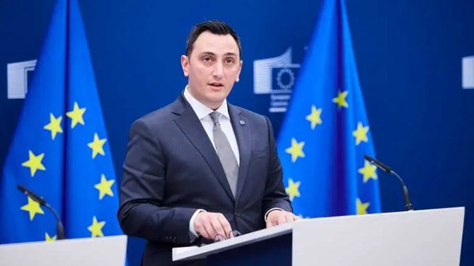 Bruselas aplaude el rechazo de la UEFA a la entrada de inversores privados en el Mundial