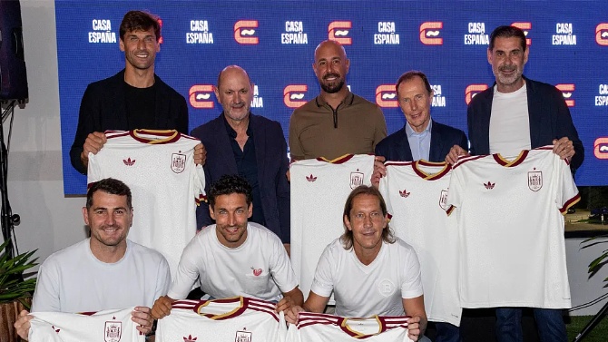 La RFEF reúne en EEUU a los campeones del 2010 para apoyar a la selección contra Francia
