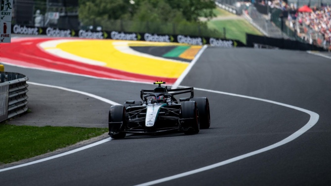 Antonelli gana en el GP de Bélgica y da un golpe al Mundial; Sainz acaba 16° y Alonso último