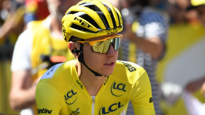 Tadej Pogacar se corona por 5° vez ganador del Tour tras una última etapa de Van der Poel