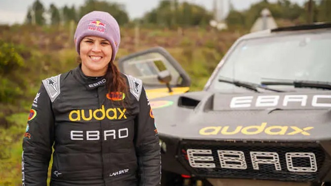 Laia Sanz regresa a la competición y abre