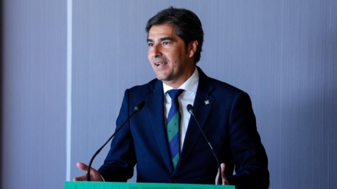 La familia de Lopera dice que el Betis le ha denegado renovar el palco de La Cartuja