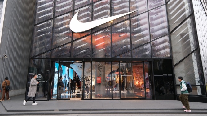 Nike corta con sus distribuidores virtuales en China tras años de desplomes en las ventas