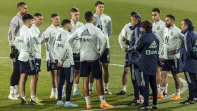 Lamine Yamal y Pedro Porro, al margen en el primer entrenamiento en Nueva Jersey