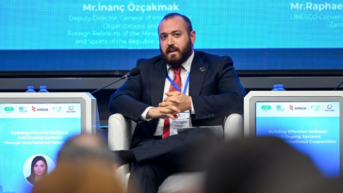 Carlos Peralta participa en Bakú en un encuentro sobre cooperación internacional