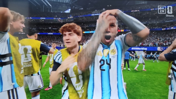 Argentina elimina a Egipto remontando tras ir perdiendo 0-2 con un arbitraje muy polémico