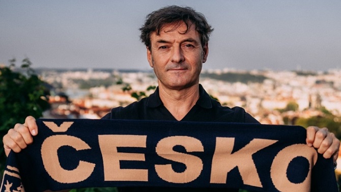 Santi Denia, exjugador del Atlético de Madrid, nuevo entrenador de la selección checa de fútbol