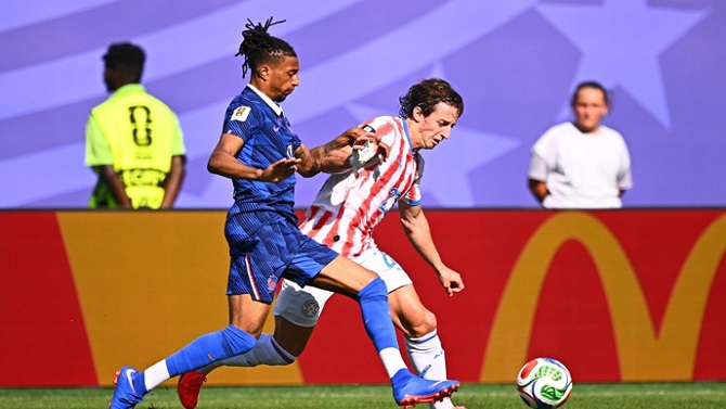 El Comité de Disciplina de FIFA no le quita al francés Olise la amarilla ante Paraguay
