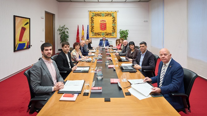 El Parlamento de Navarra no logra consensuar una condena de la agresión en Berriozar