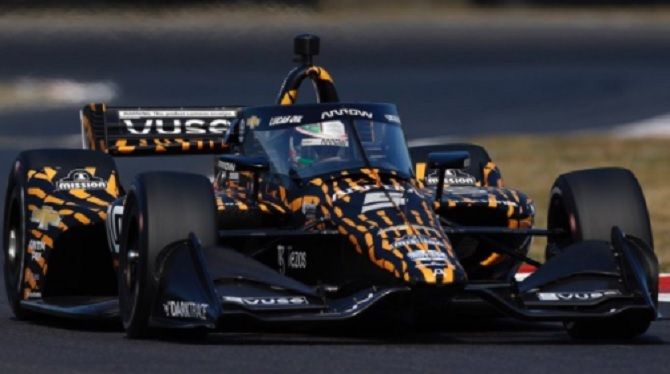 F: McLaren (Twitter)